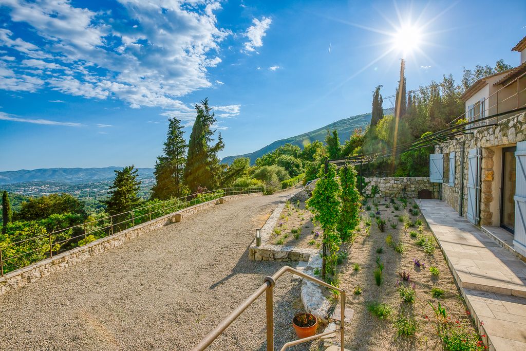 Vue De La Baie French Riviera France OliversTravels 4