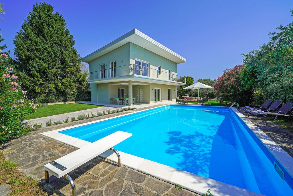 La Carbonera Lake Garda Olivers Travels 1