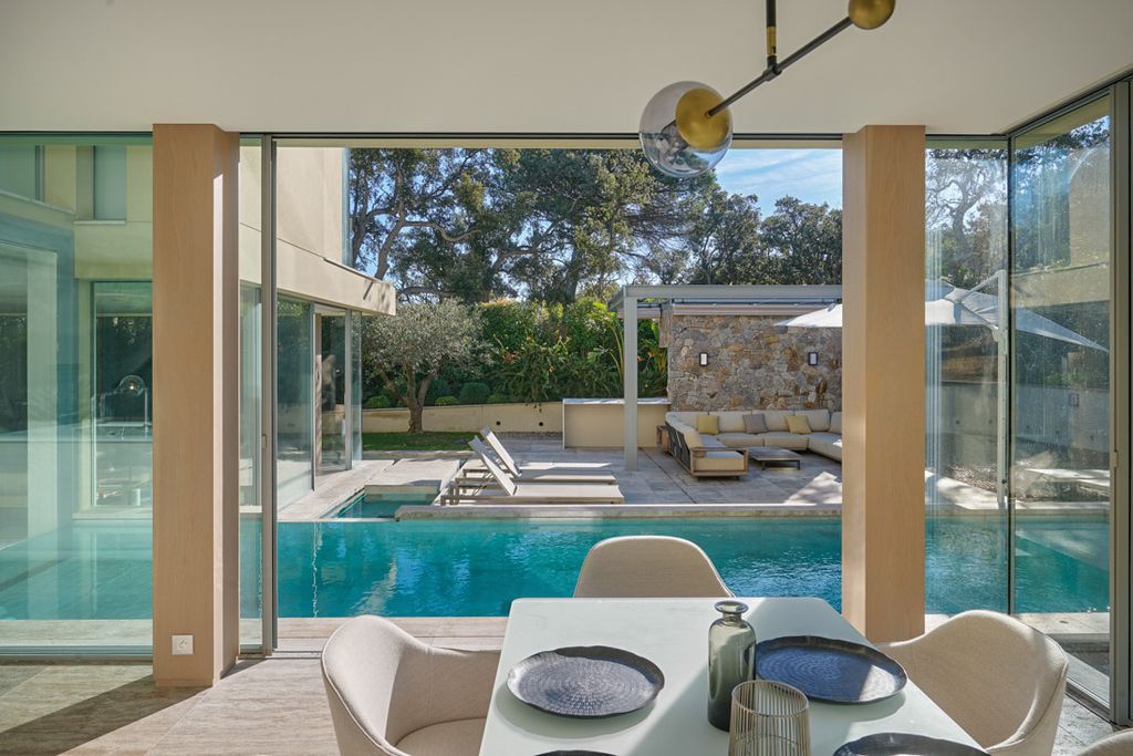 La Lagune French Riviera Olivers Travels 4