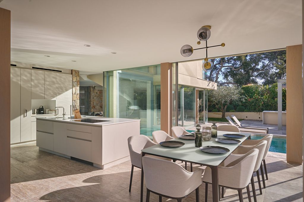 La Lagune French Riviera Olivers Travels 3