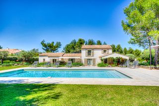 Maison Des Nuages Provence CH Olivers Travels 1