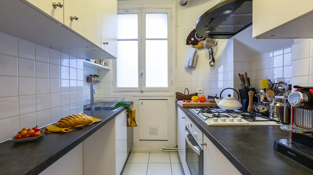 Bouquet Apartment Paris Olivers Travels 3