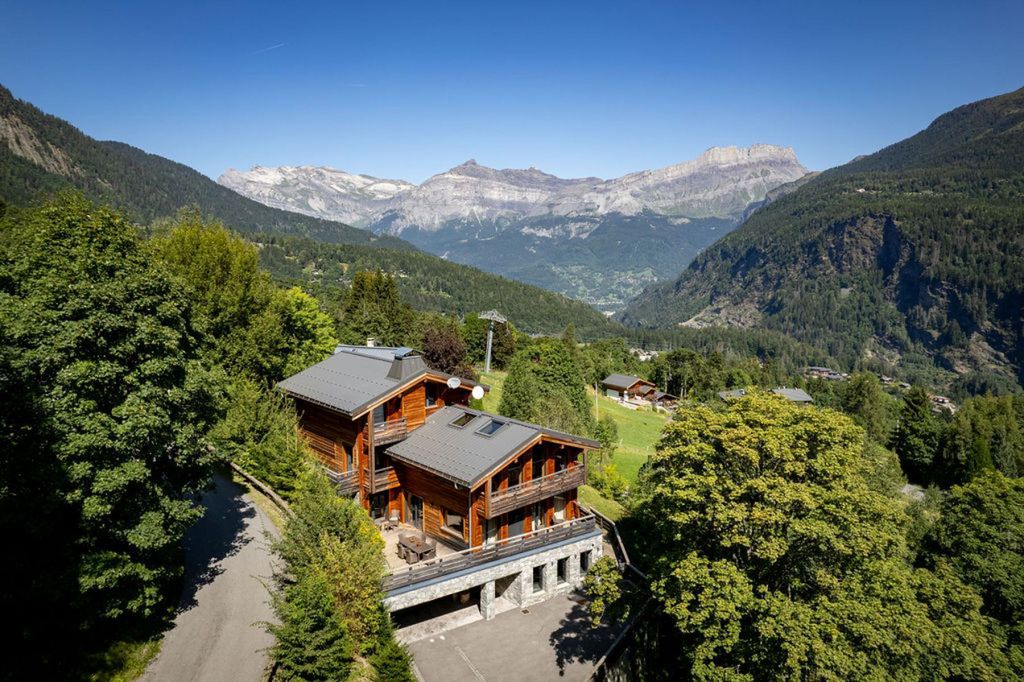 Chalet Nas Chamonix Olivers Travels 1