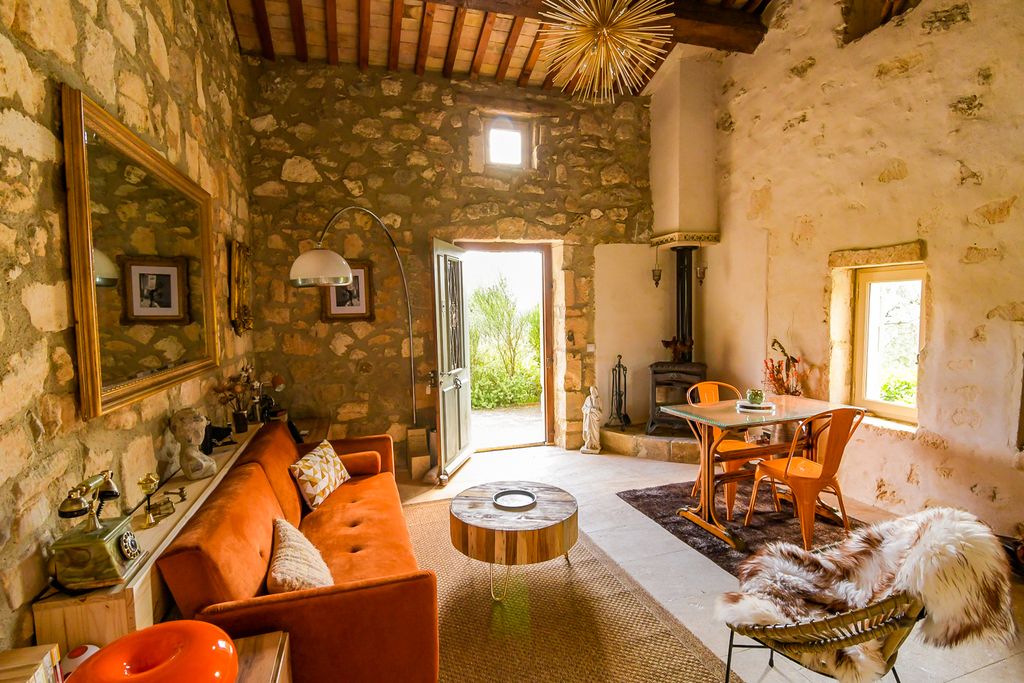 Mur en Pierre Provence CH OliversTravels 5