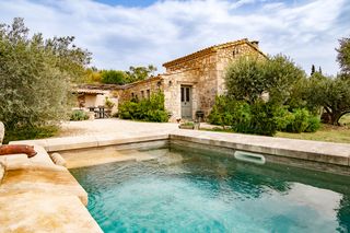 Mur en Pierre Provence CH OliversTravels 1