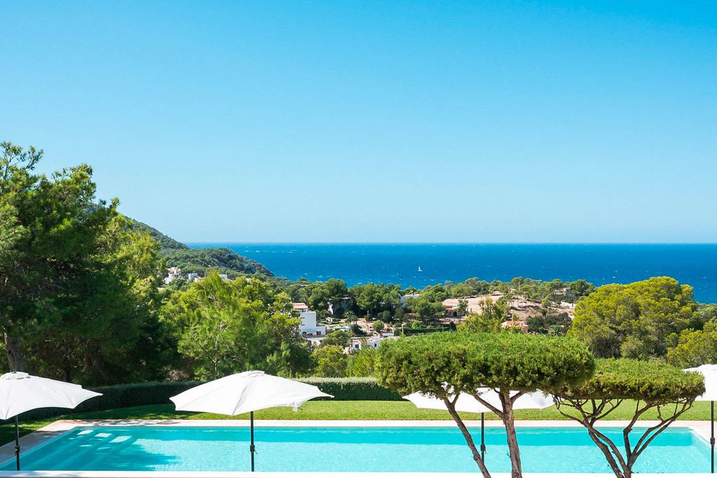 Villa Pajaritos Ibiza Spain OliversTravels 3