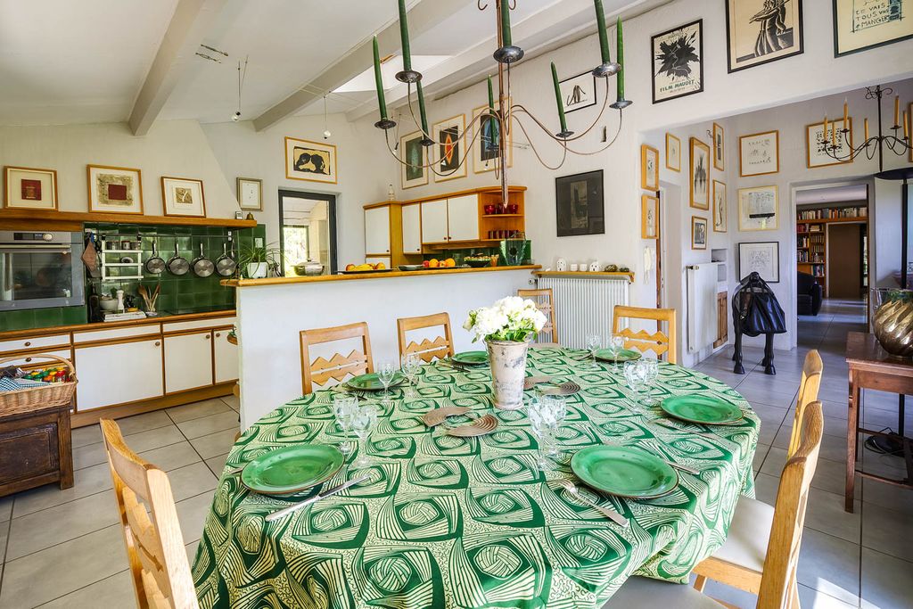 Maison Des Contes CH France Provence OliversTravels 5