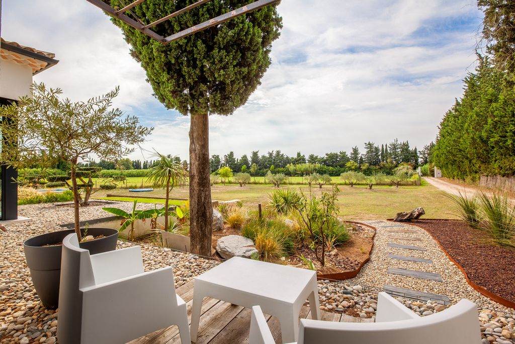 Maison Vert Ete Provence Olivers Travels 5