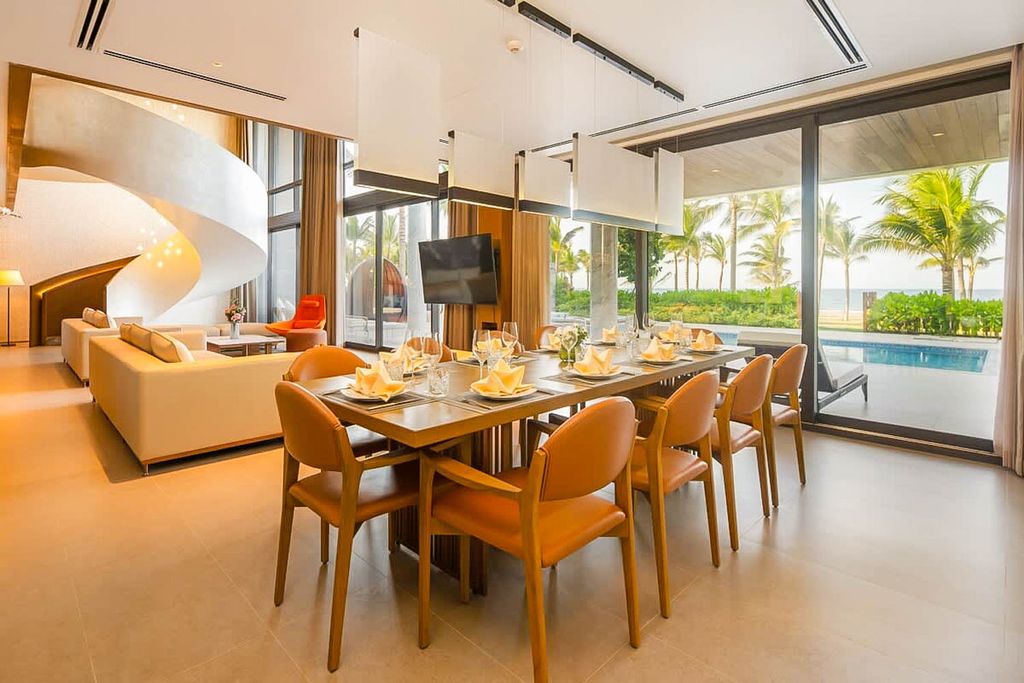 Villa Truong Da Nang OliversTravels 5