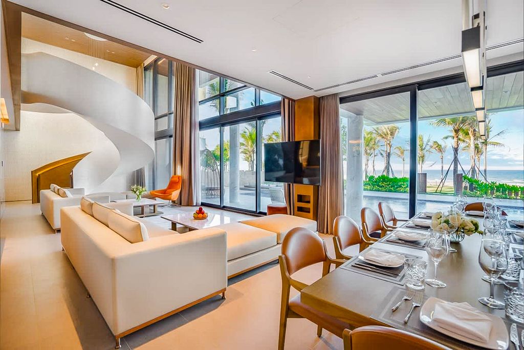 Villa Quan Da Nang OliversTravels 5