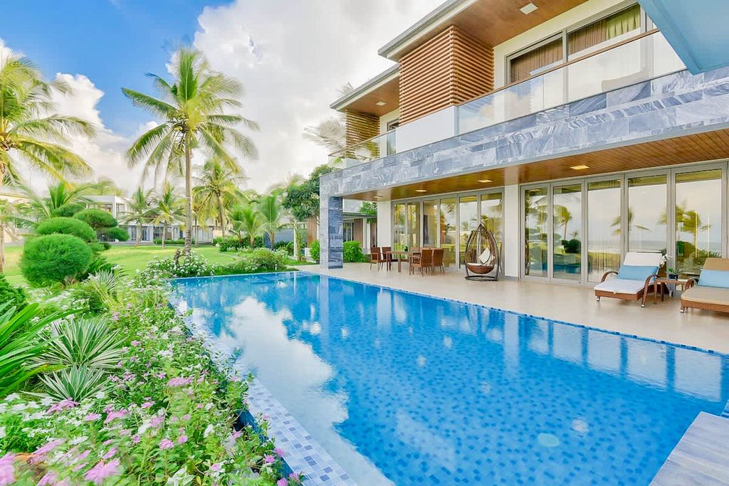 Villa Khach Da Nang OliversTravels 1