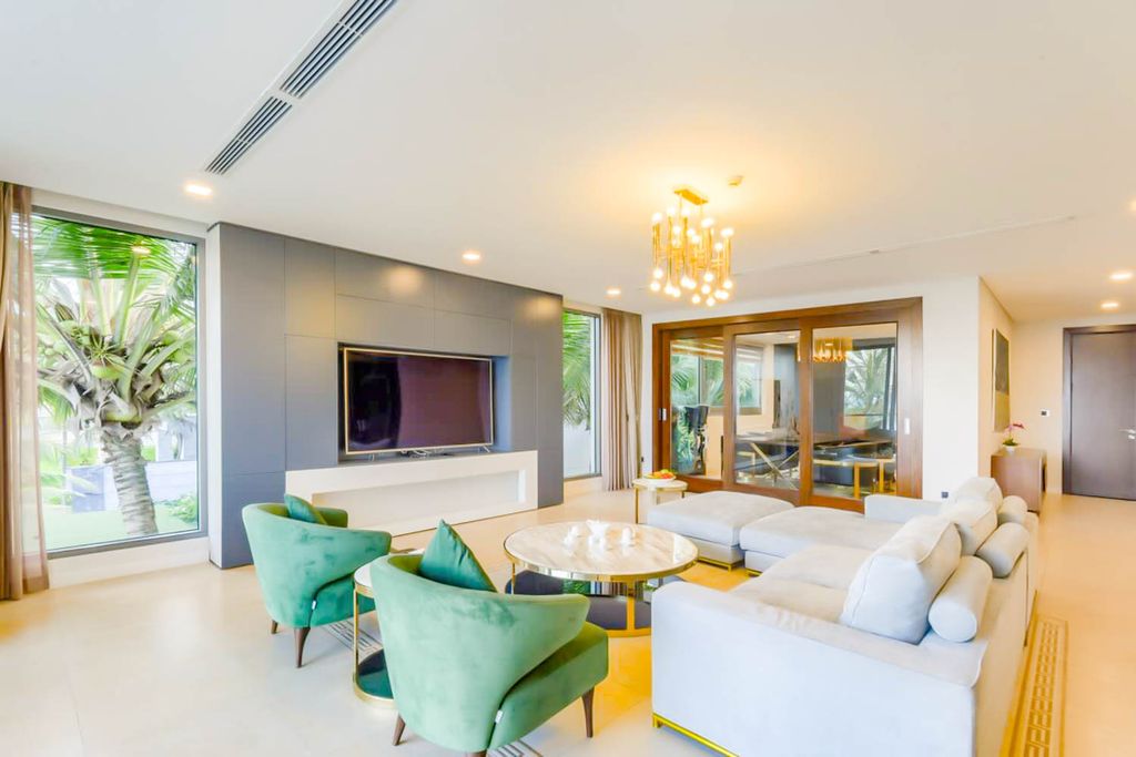 Villa Khach Da Nang OliversTravels 5