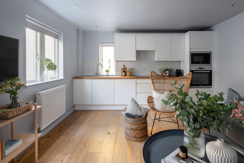 Beau Apartment V Bath Olivers Travels 4