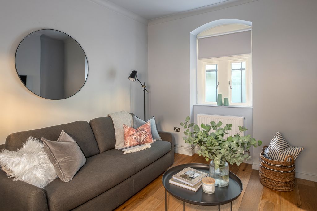 Bilbury Apartment III Bath Olivers Travels 1