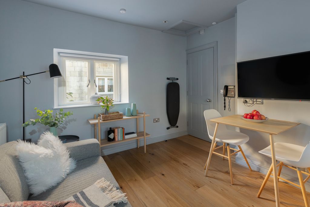 Stall Apartment II Bath Olivers Travels 1