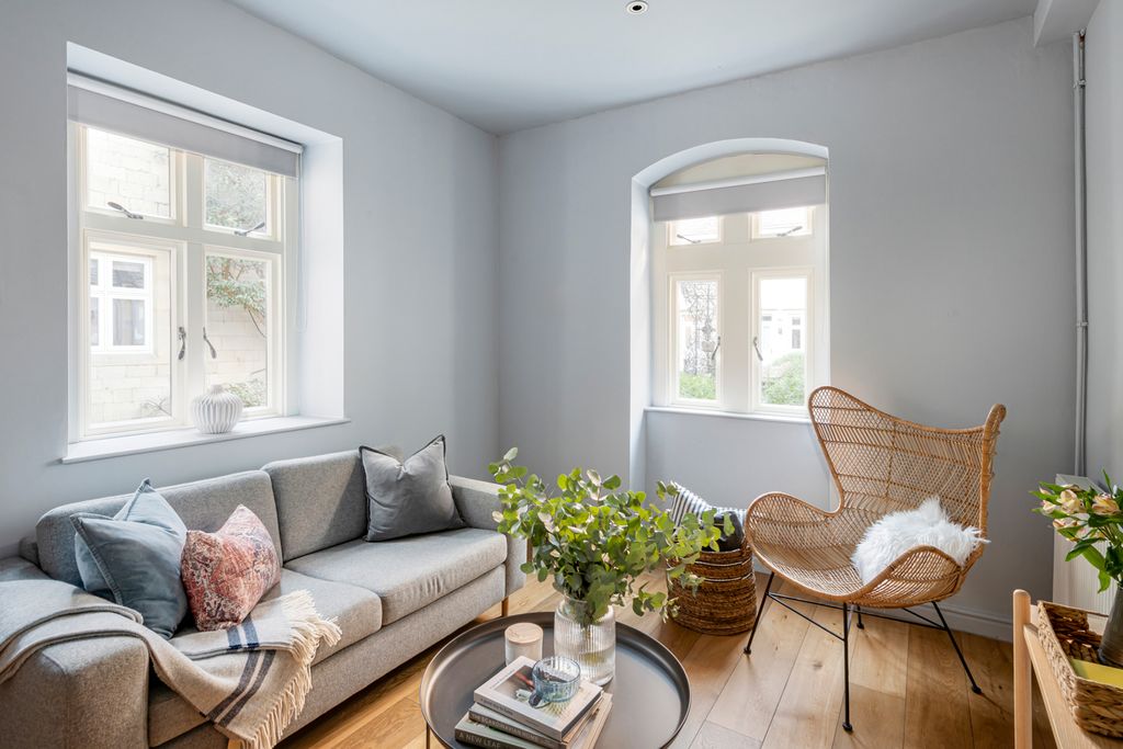 Beau Apartment Bath Olivers Travels 1