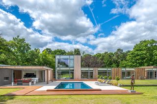 Stardust Mansion Surrey Olivers Travels 1