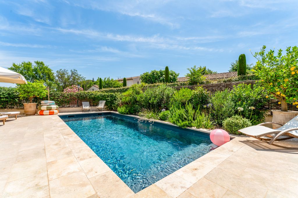 Villa Des Oiseaux CH Provence OliversTravels 3
