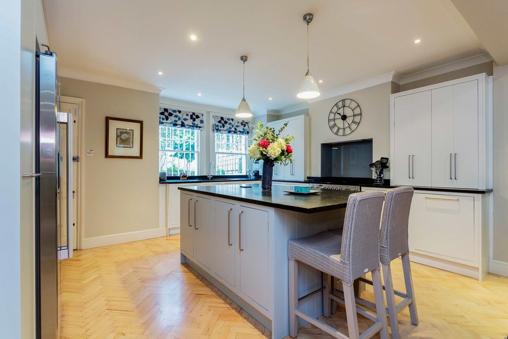 Apartment Chesson London Olivers Travels 6