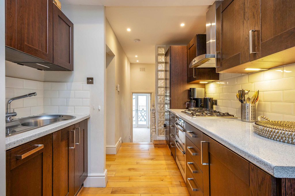 Apartment Oxberry London Olivers Travels 5