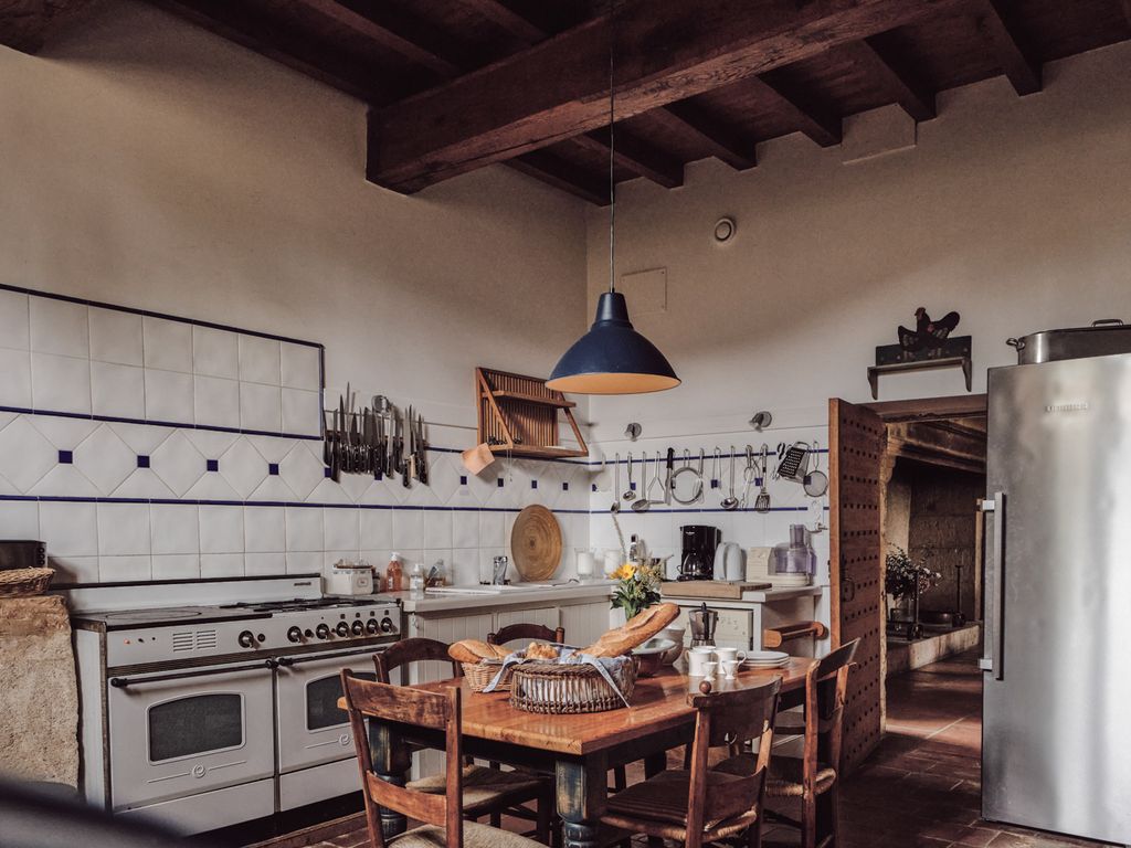 Chateau Des Figuiers Midi Pyrenees Olivers Travels 5