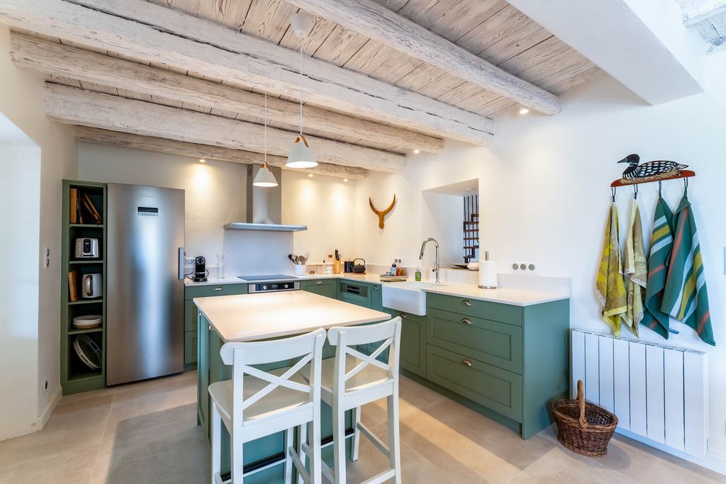 Maison De Terre CH Provence France OliversTravels 3