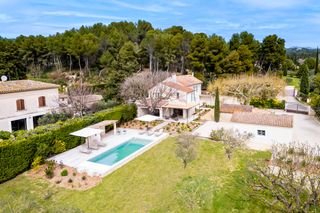 Maison De Terre CH Provence France OliversTravels 1