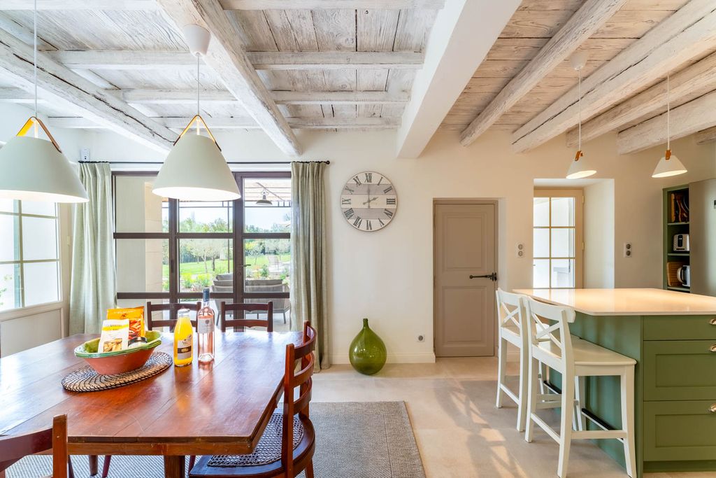 Maison De Terre CH Provence France OliversTravels 5