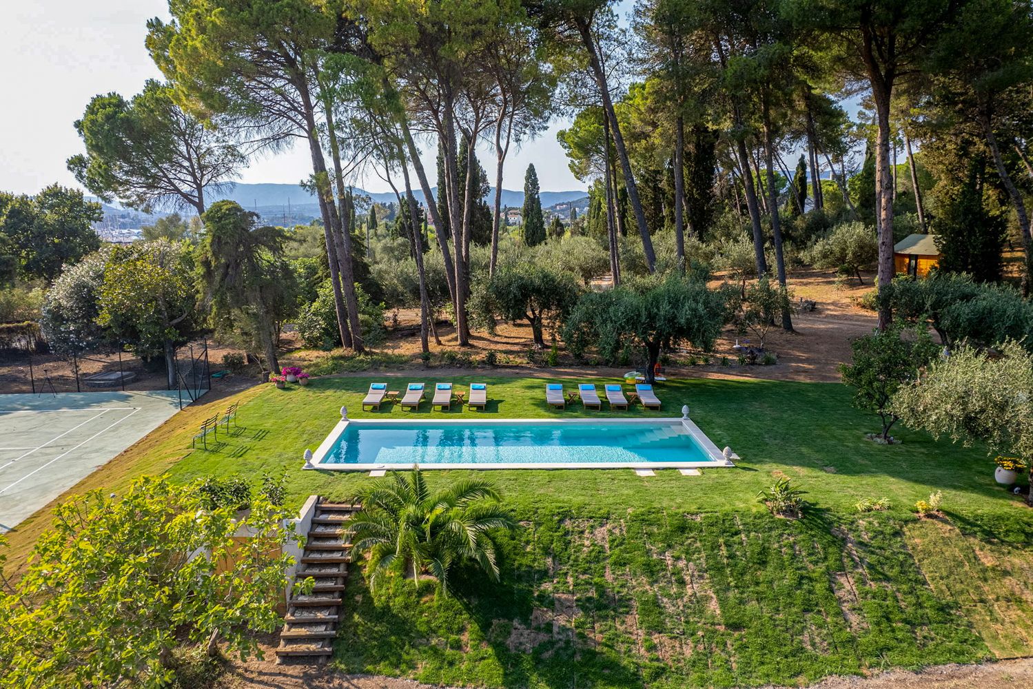 Villa Iridos