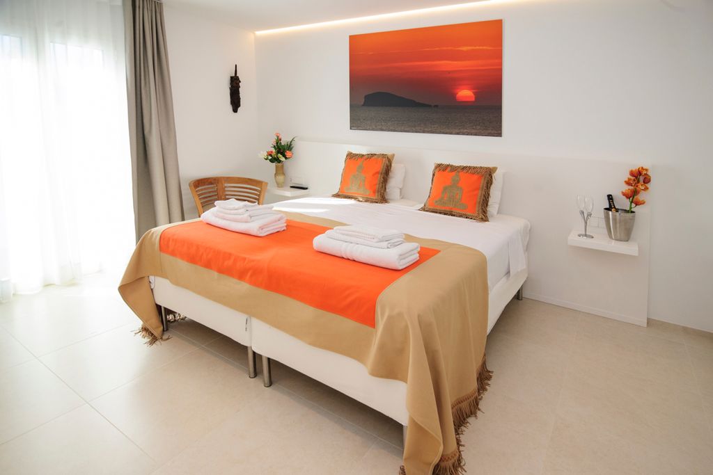 Villa Estro Ibiza Olivers Travels4