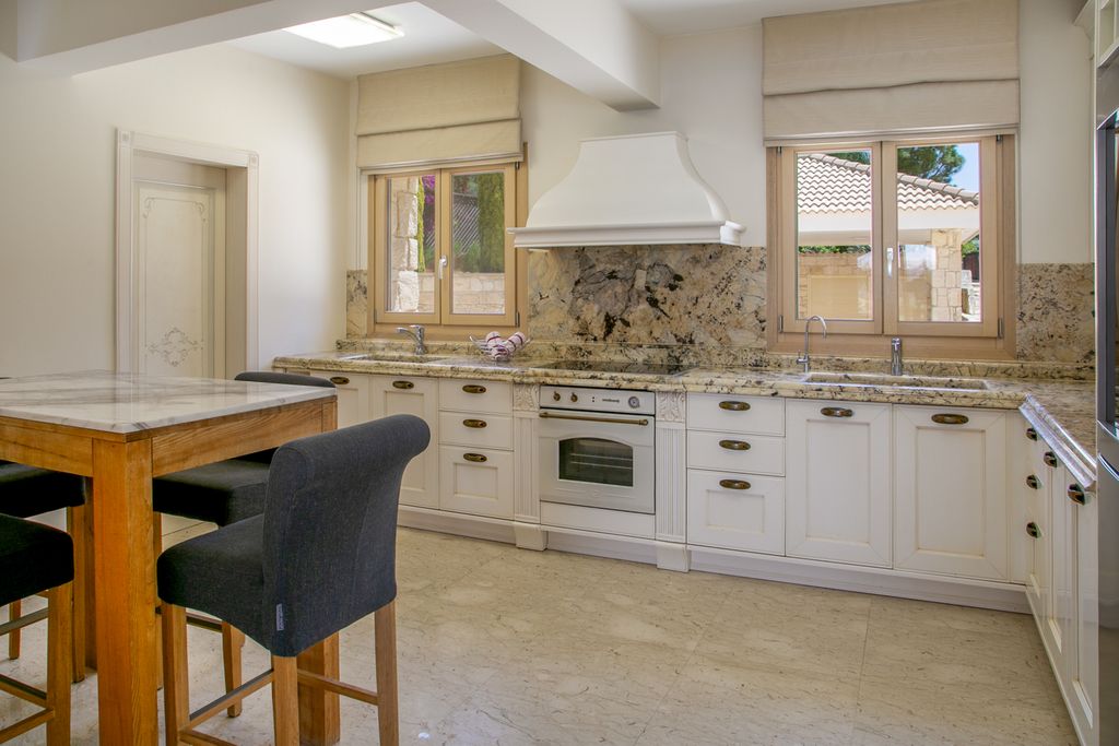 Villa Lofos AphroditeHillsResort Olivers Travels 4