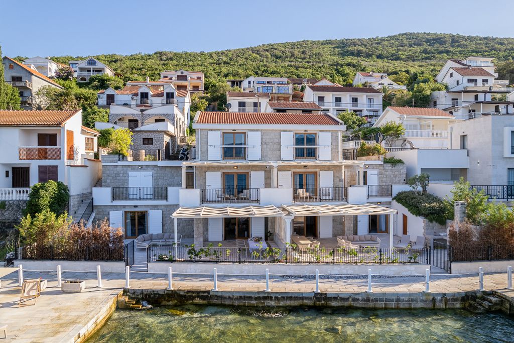 Villa Syora Montenegro Olivers Travels 1