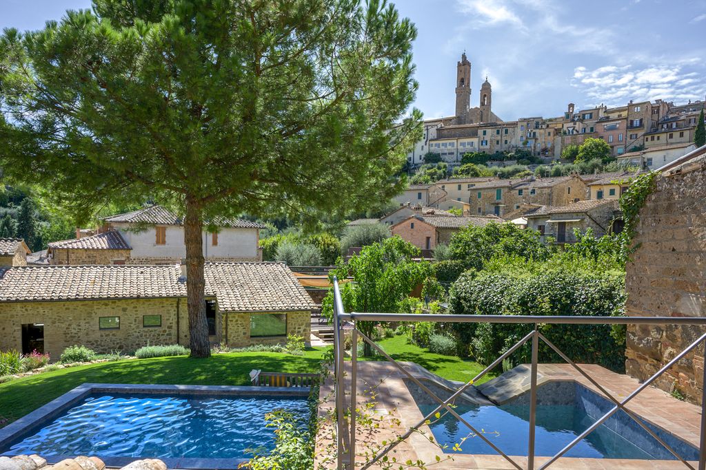 Hamlet In Montalcino Tuscany Olivers Travels 1