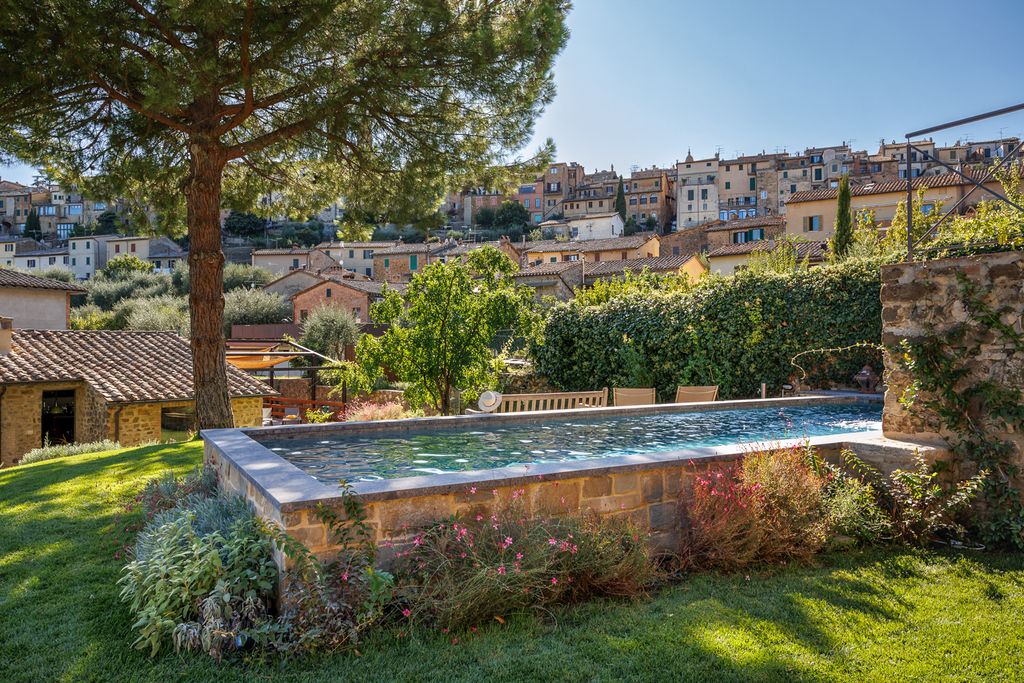 Hamlet In Montalcino Tuscany Olivers Travels 2