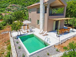 Villa Rhyme Ithaca Olivers Travels 1