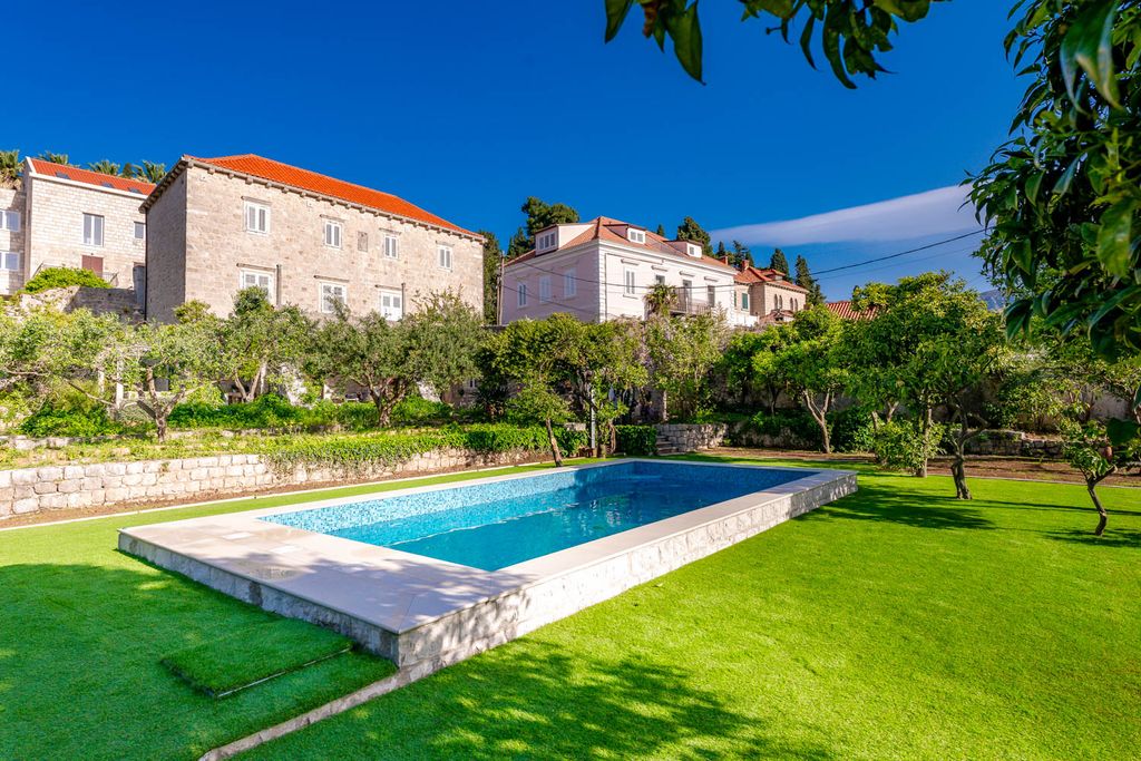Lapad House Dubrovnik Croatia Olivers Travels 1