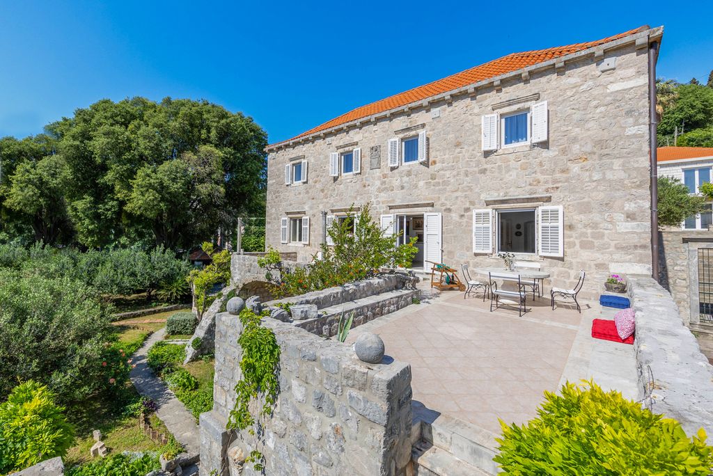 Lapad House Dubrovnik Croatia Olivers Travels 3