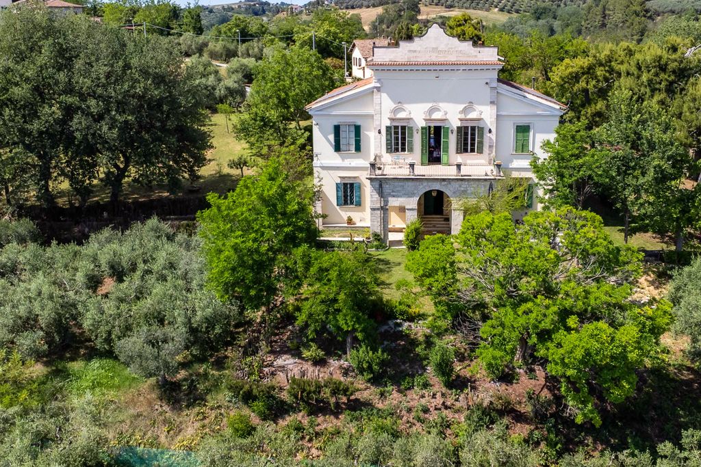 Villa Laga Le Marche Olivers Travels 02