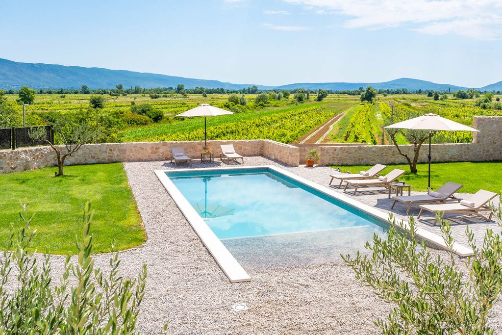 Villa Peria Dalmatia Coast OliversTravels 3