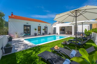 Villa Podensa Dalmatia Coast Olivers Travels 1
