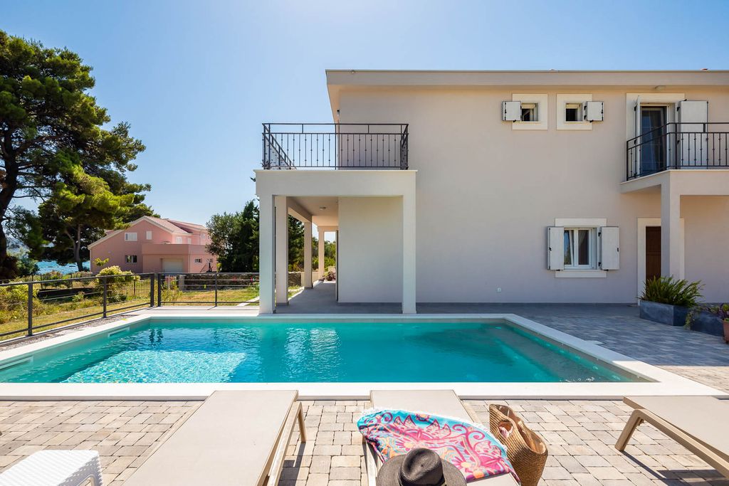 Villa Fiorella Dalmatia Coast OliversTravels 1