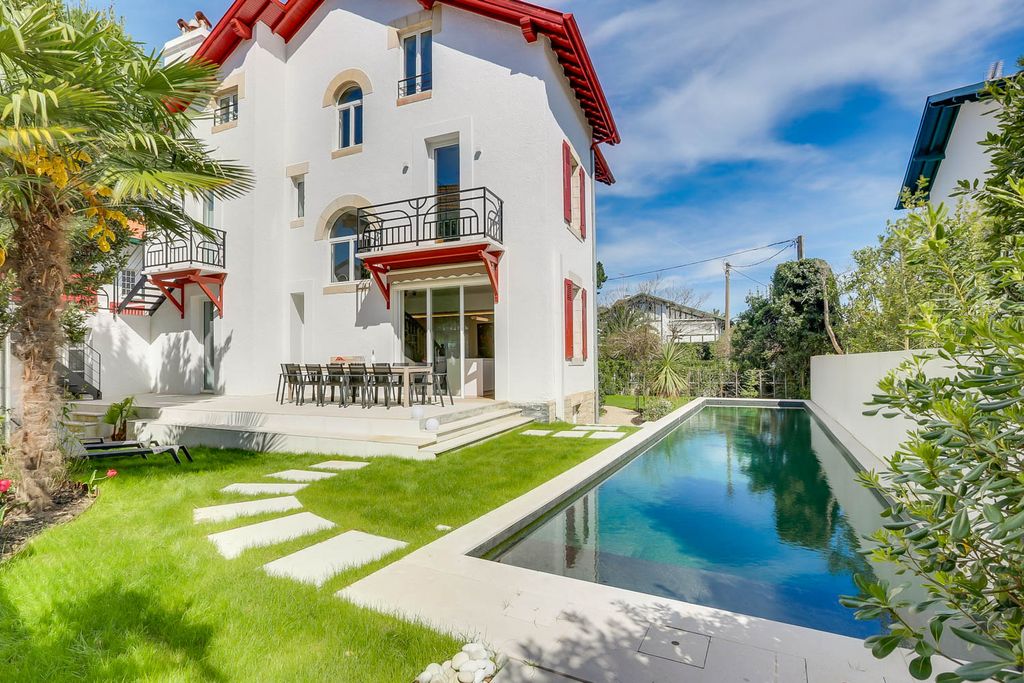 Maison Hurley Biarritz OliversTravels 1