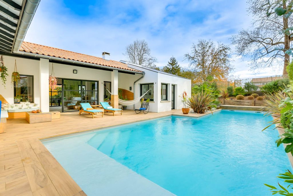 Villa Surflaria Biarritz OliversTravels 1