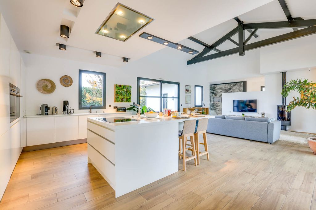 Villa Surflaria Biarritz OliversTravels 3