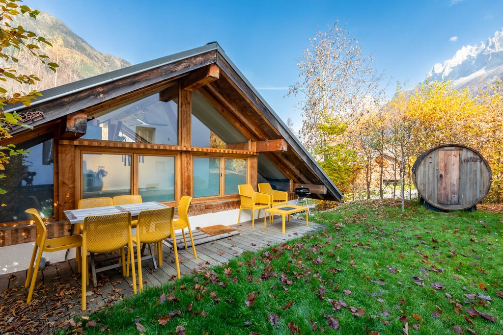 Chalet Petit Les Houches Ski France OliversTravels 2