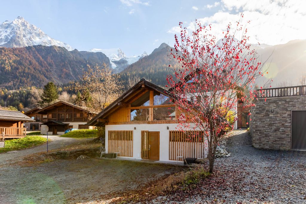 Chalet Petit Les Houches Ski France OliversTravels 1