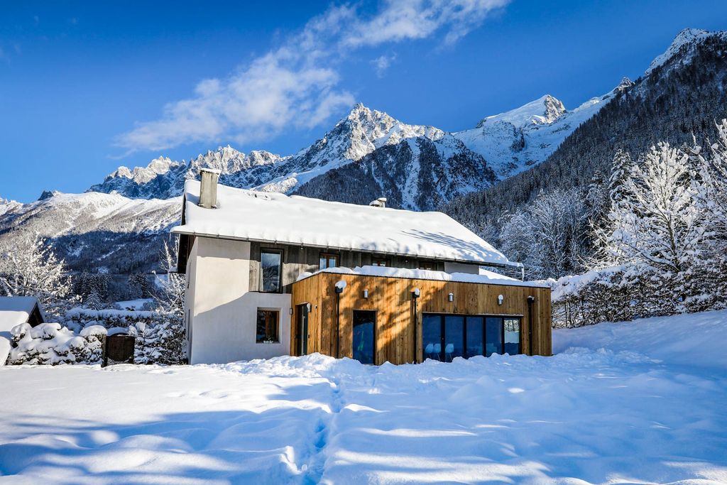 Chalet Sandalwood Les Houches Ski France OliversTravels 1