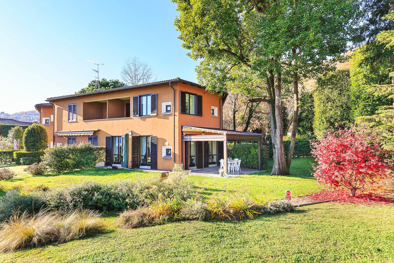 Casa Le Mone in Meina (NO), Lake Maggiore, Italy
