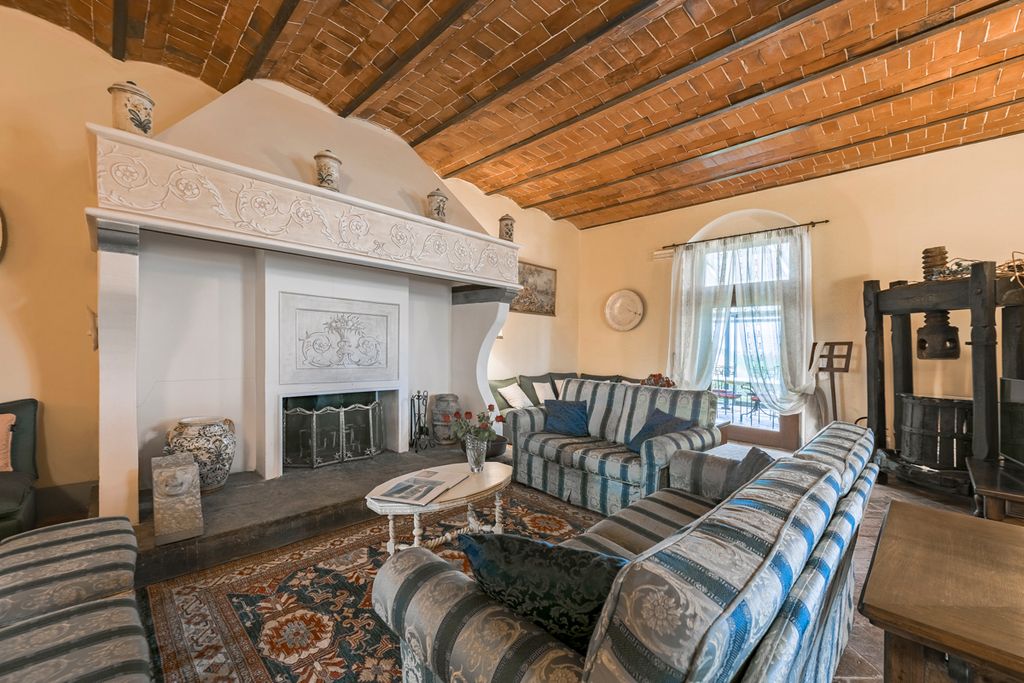 Villa Mimi Tuscany Olivers Travels3