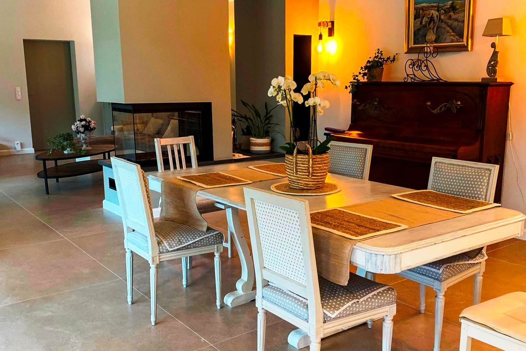 Les Agnes CH Provence OliversTravels 4